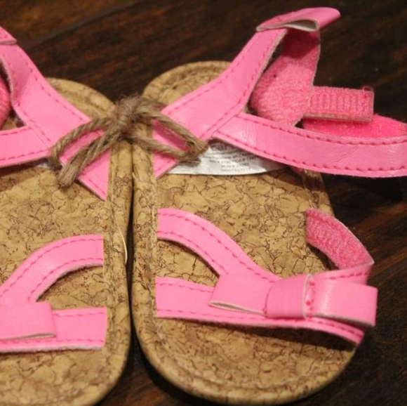 3/$15 🏷 Old Navy Infant Sandals - Picture 3 of 3